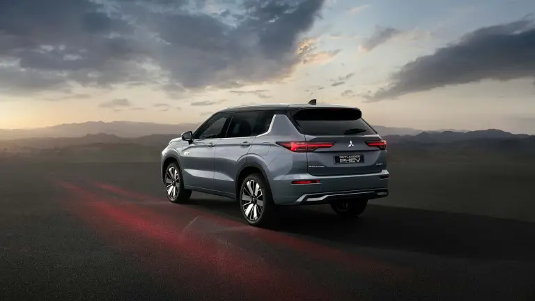 Mitsubishi Outlander PHEV 2025 - 30