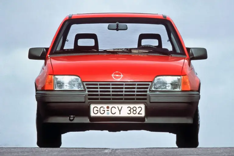 Opel Kadett E festeggia 40 anni - 2