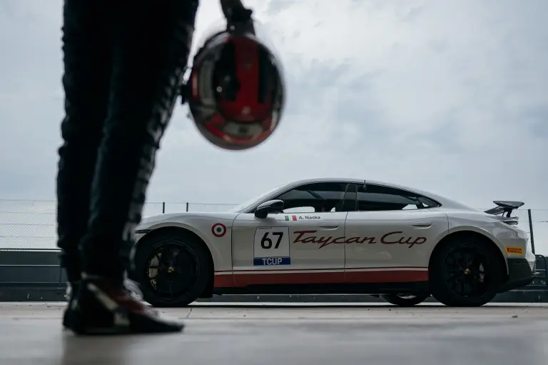 Nasce in Italia la Porsche Taycan Cup - 3