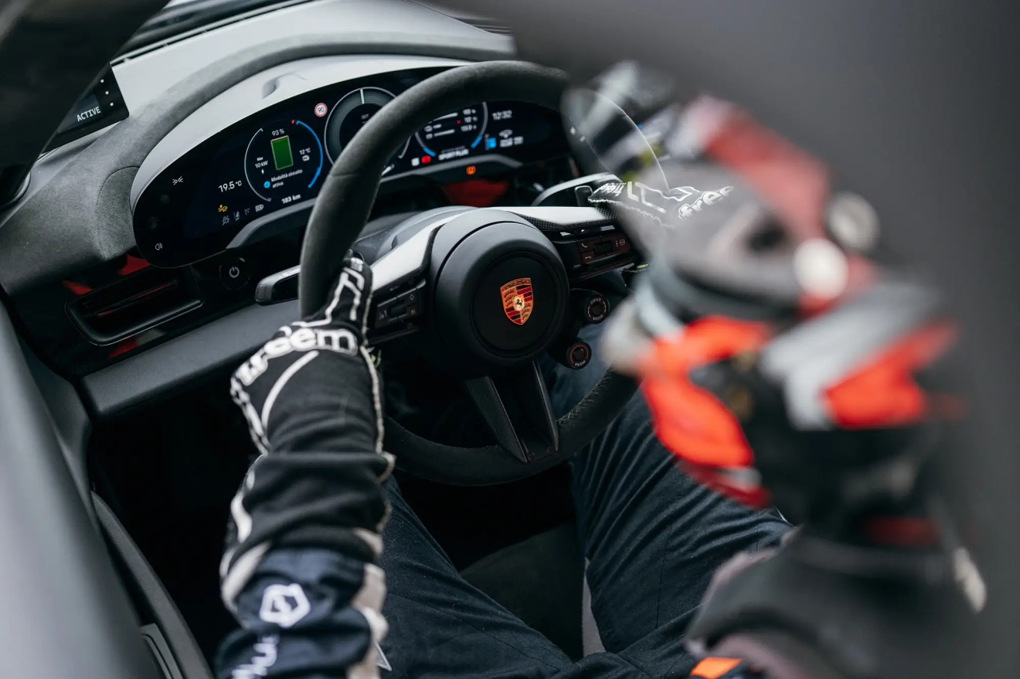Nasce in Italia la Porsche Taycan Cup - 5