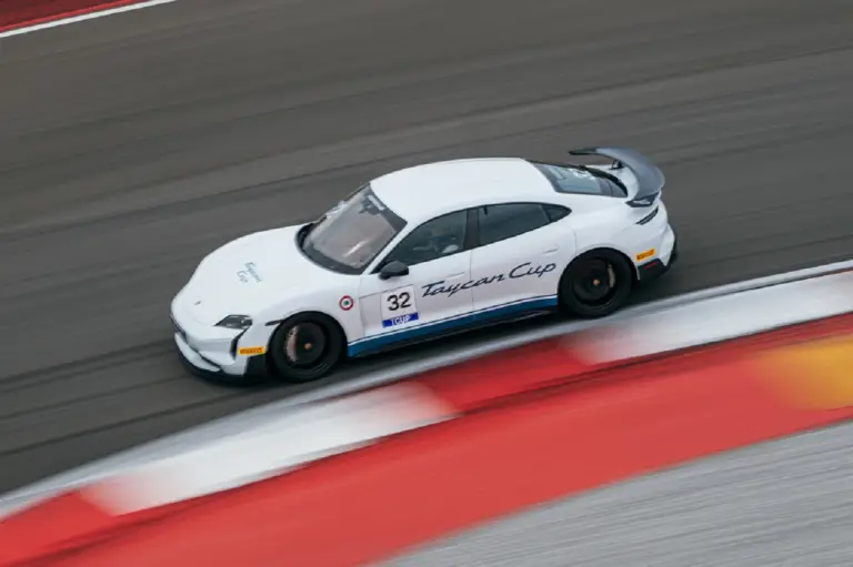 Nasce in Italia la Porsche Taycan Cup - 8