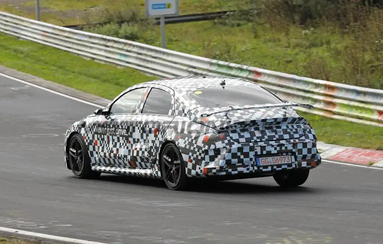 Hyundai Ioniq 6 N - Foto spia 04-10-2024 - 6