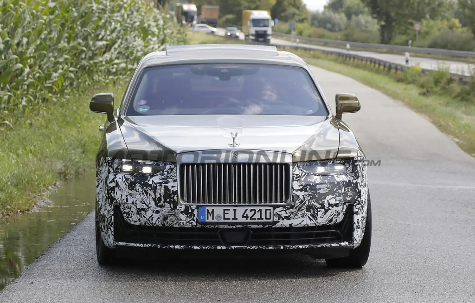 Rolls-Royce Ghost 2025 - Foto spia 04-10-2024 - 1