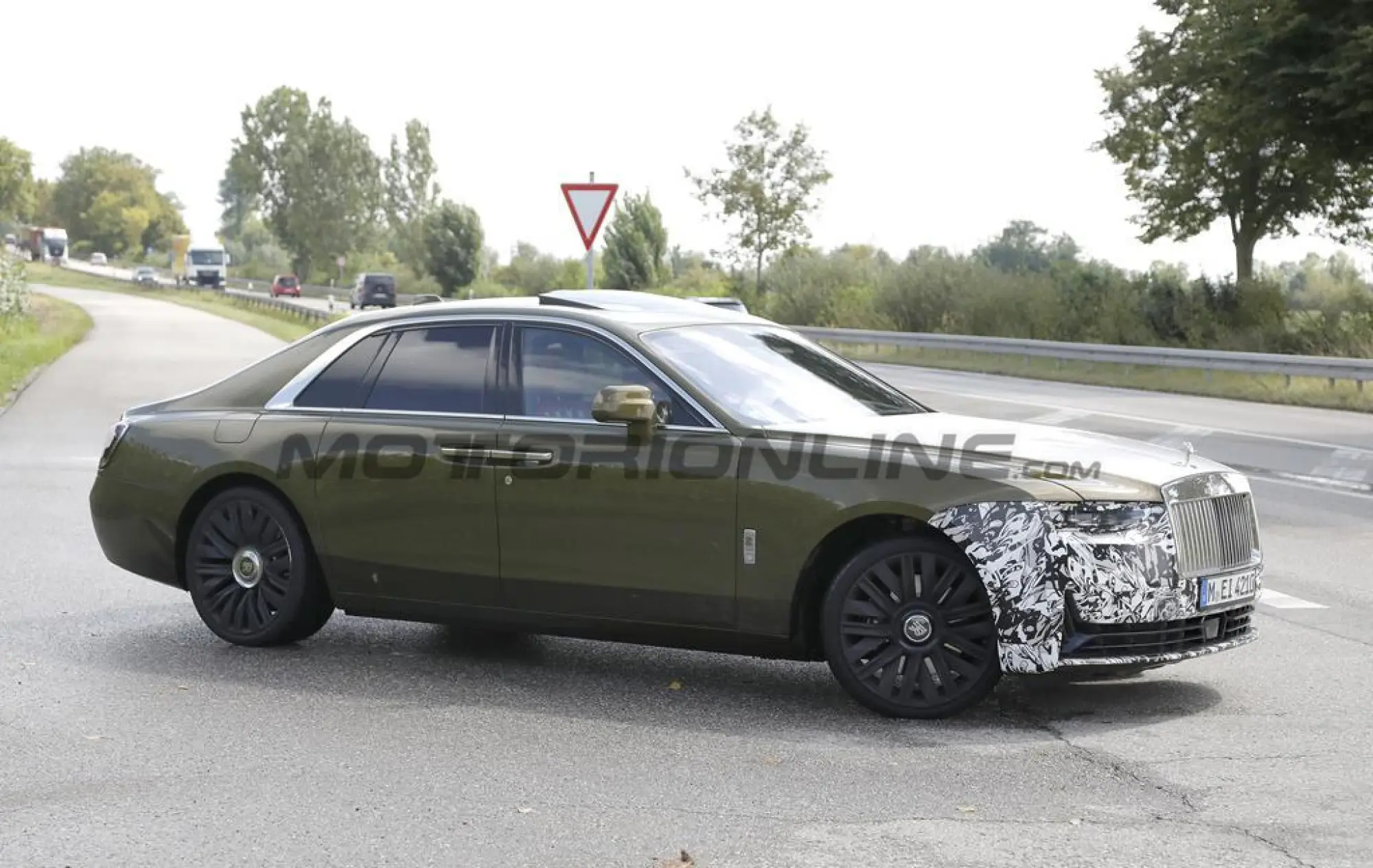 Rolls-Royce Ghost 2025 - Foto spia 04-10-2024 - 5