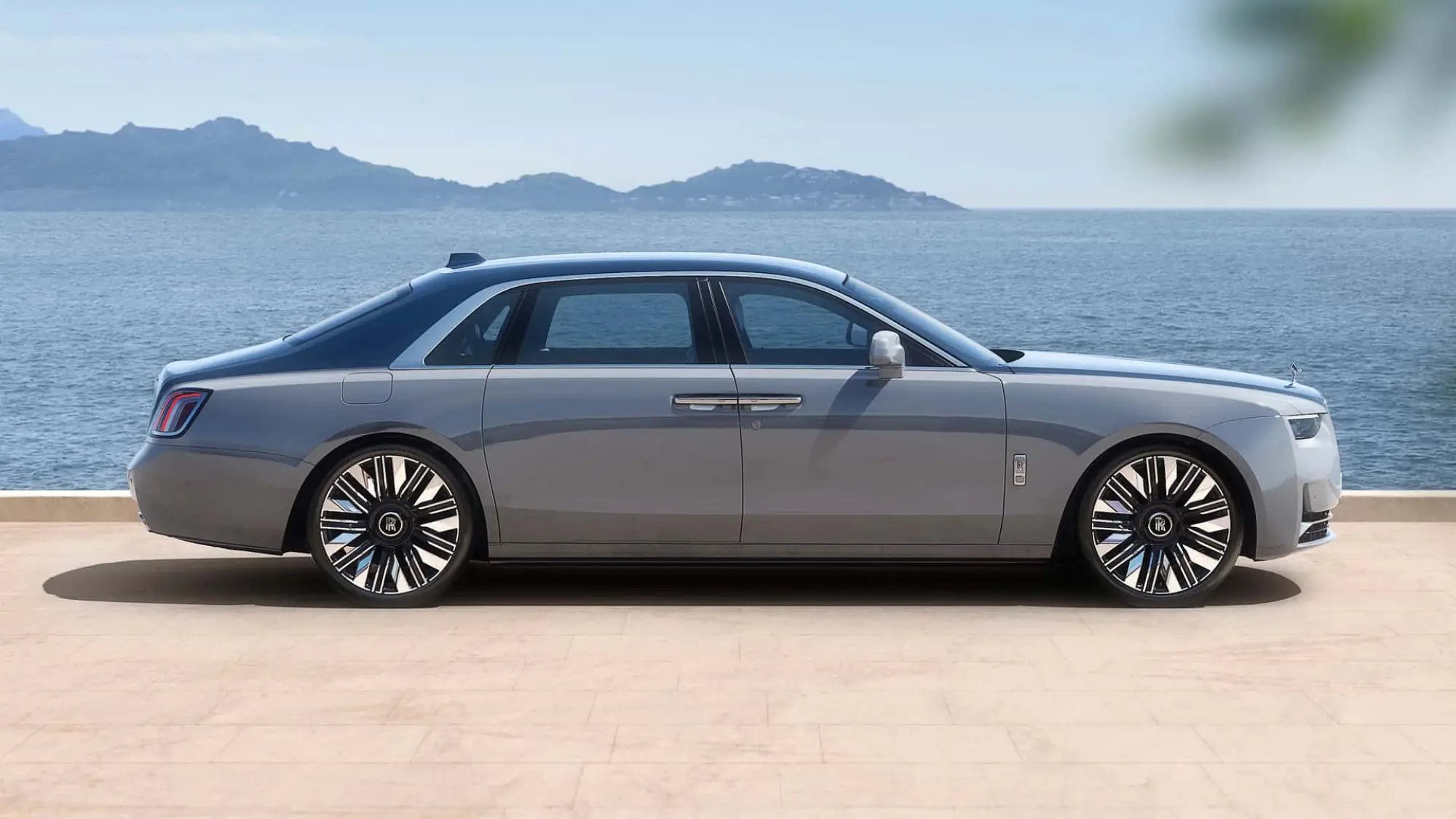 Rolls-Royce Ghost 2025 - 42