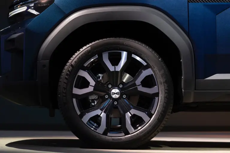 Dacia Bigster 2025 - Foto ufficiali - 40