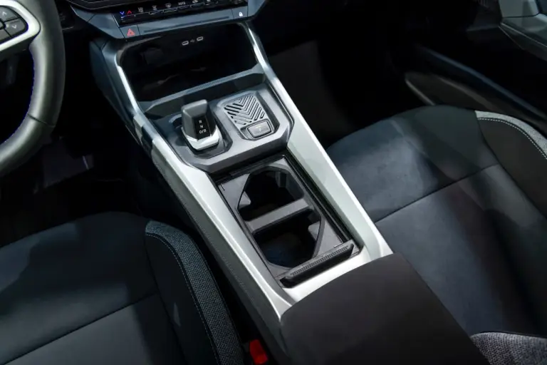 Dacia Bigster 2025 - Foto ufficiali - 52