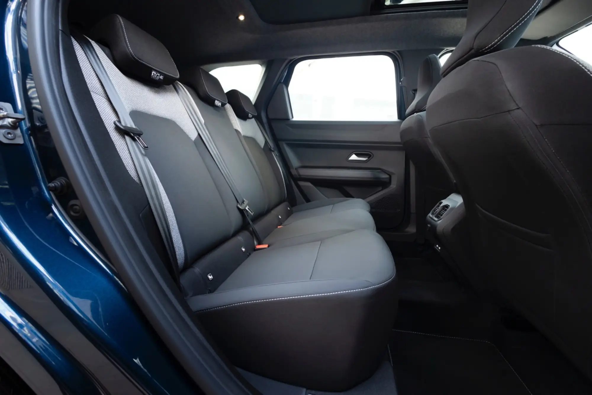 Dacia Bigster 2025 - Foto ufficiali - 59