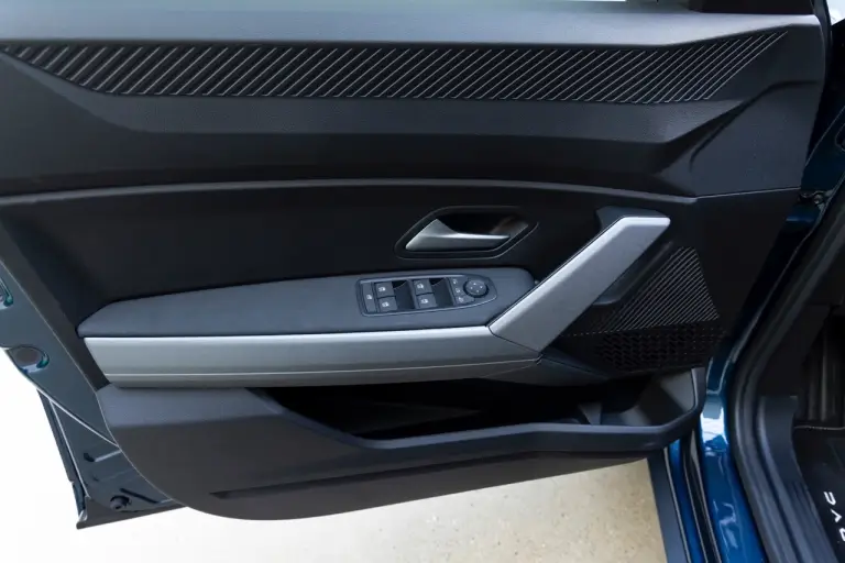 Dacia Bigster 2025 - Foto ufficiali - 65
