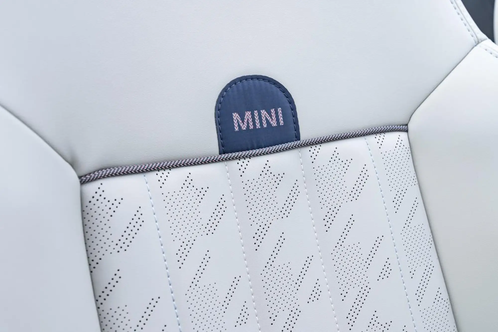 Mini Cooper Cabrio 2024 - 133