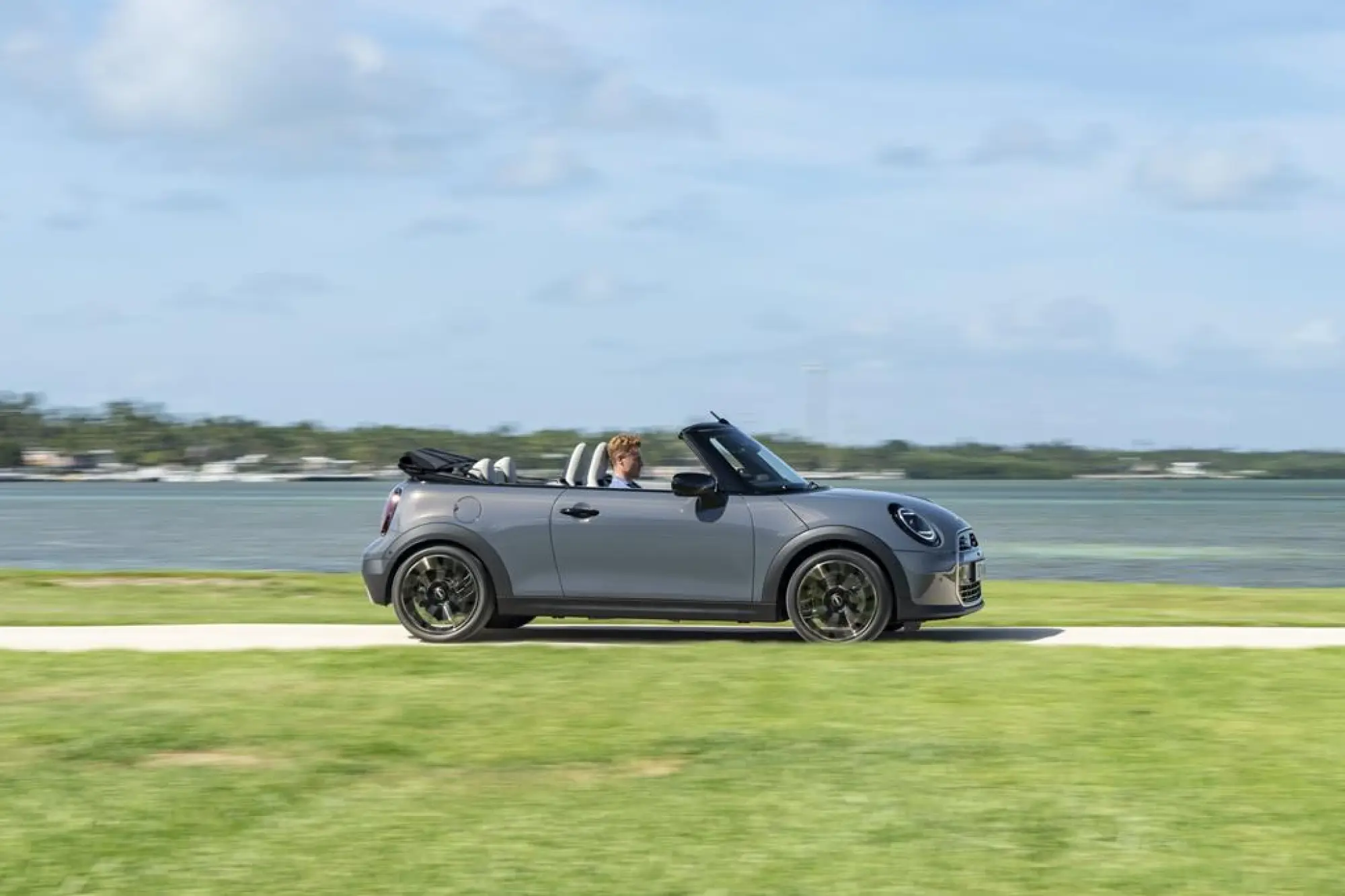 Mini Cooper Cabrio 2024 - 43