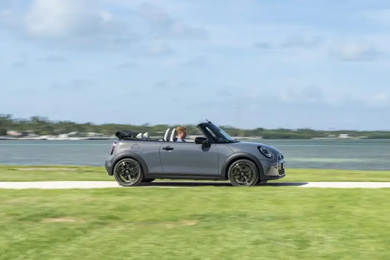 Mini Cooper Cabrio 2024 - 43