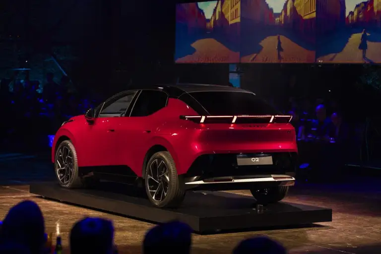 Lynk e Co 02 - 19