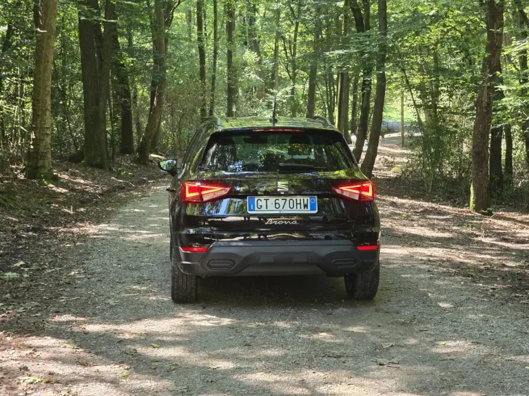 Seat Arona Black Edition 2024: Come e Come Va - 9