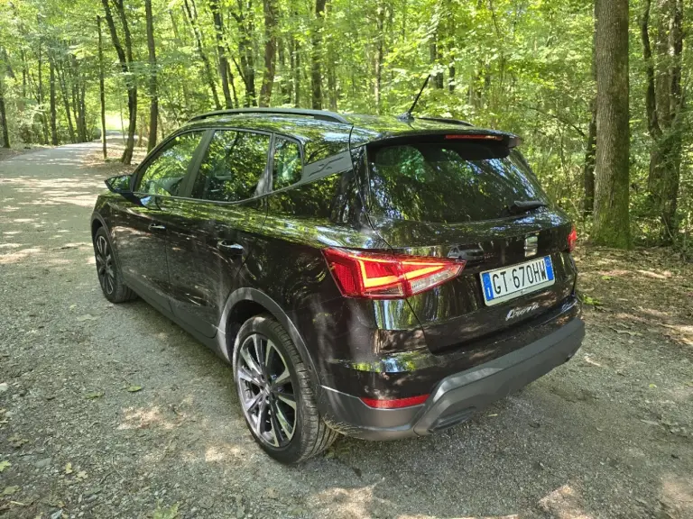 Seat Arona Black Edition 2024: Come e Come Va - 10
