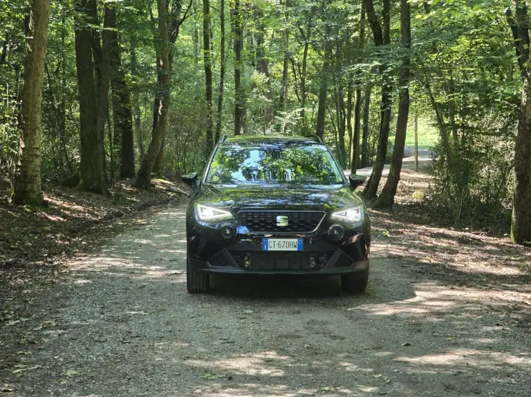 Seat Arona Black Edition 2024: Come e Come Va - 8