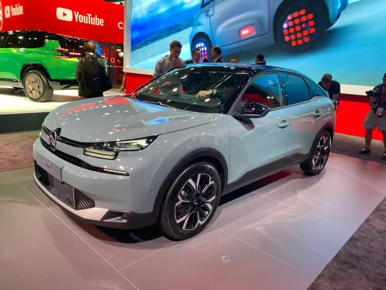 Citroen C4 elettrica - Salone di Parigi 2024 - 8