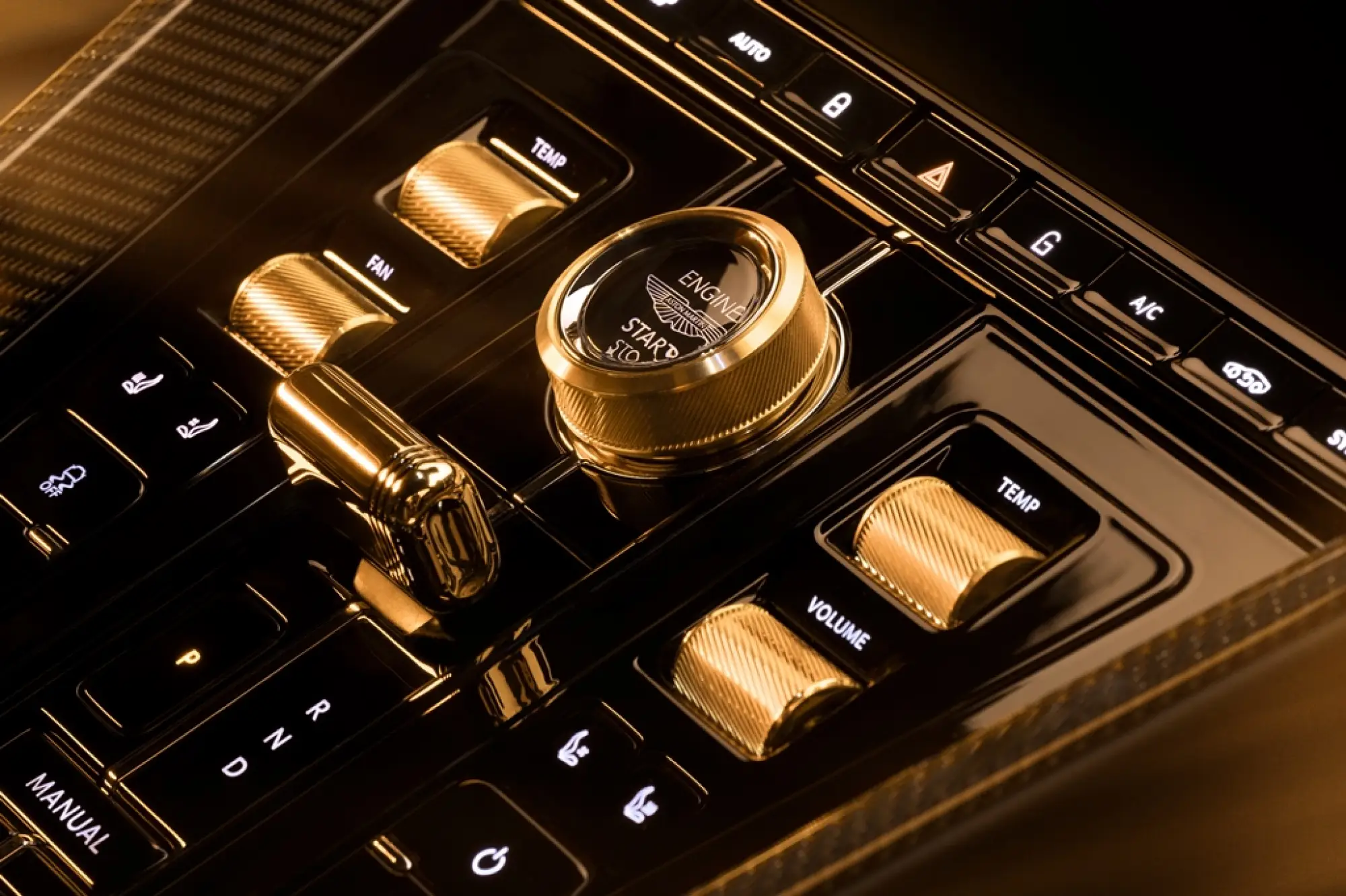 Aston Martin DB12 Goldfinger Edition - 14