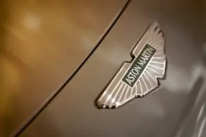 Aston Martin DB12 Goldfinger Edition - 4