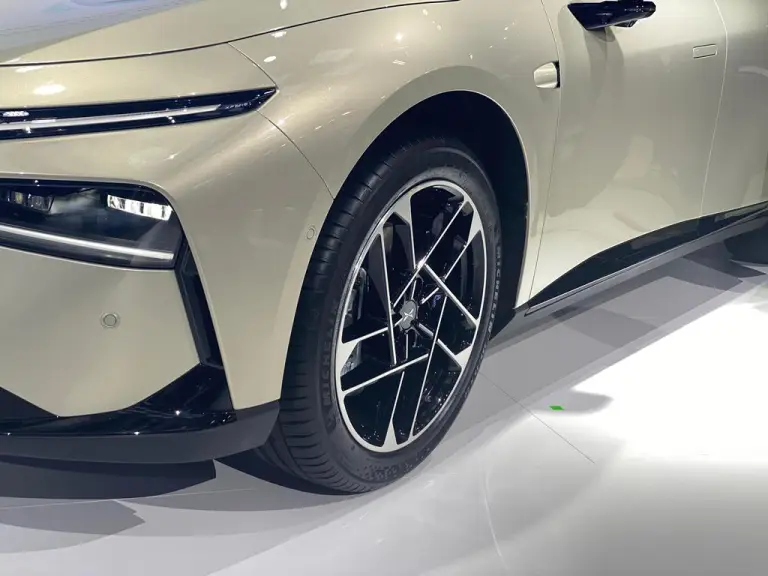 XPeng P7 Plus - Salone di Parigi 2024 - 2