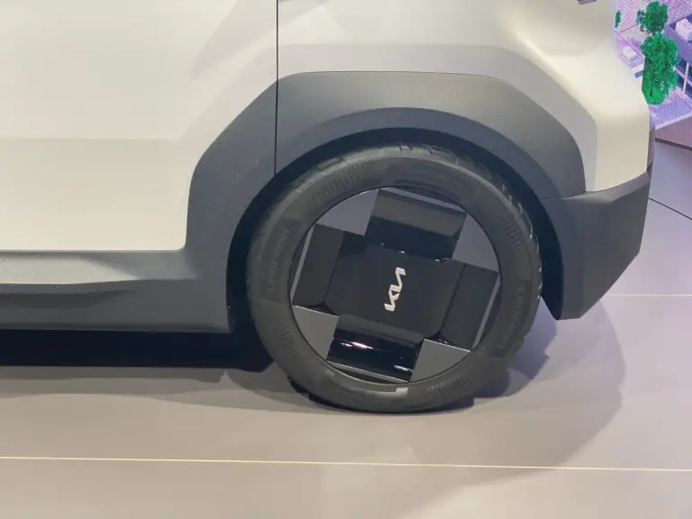 Kia PV5 2024 - Salone di Parigi 2024 - 4