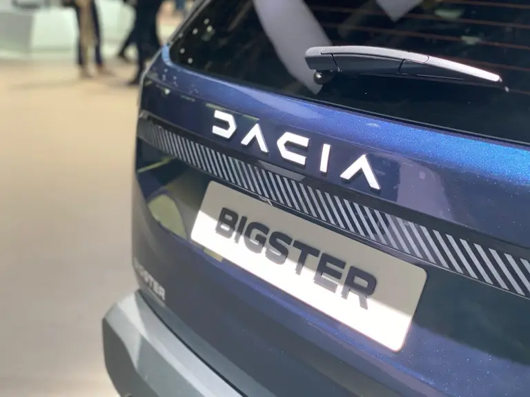 Dacia Bigster - Salone di Parigi 2024 - 8
