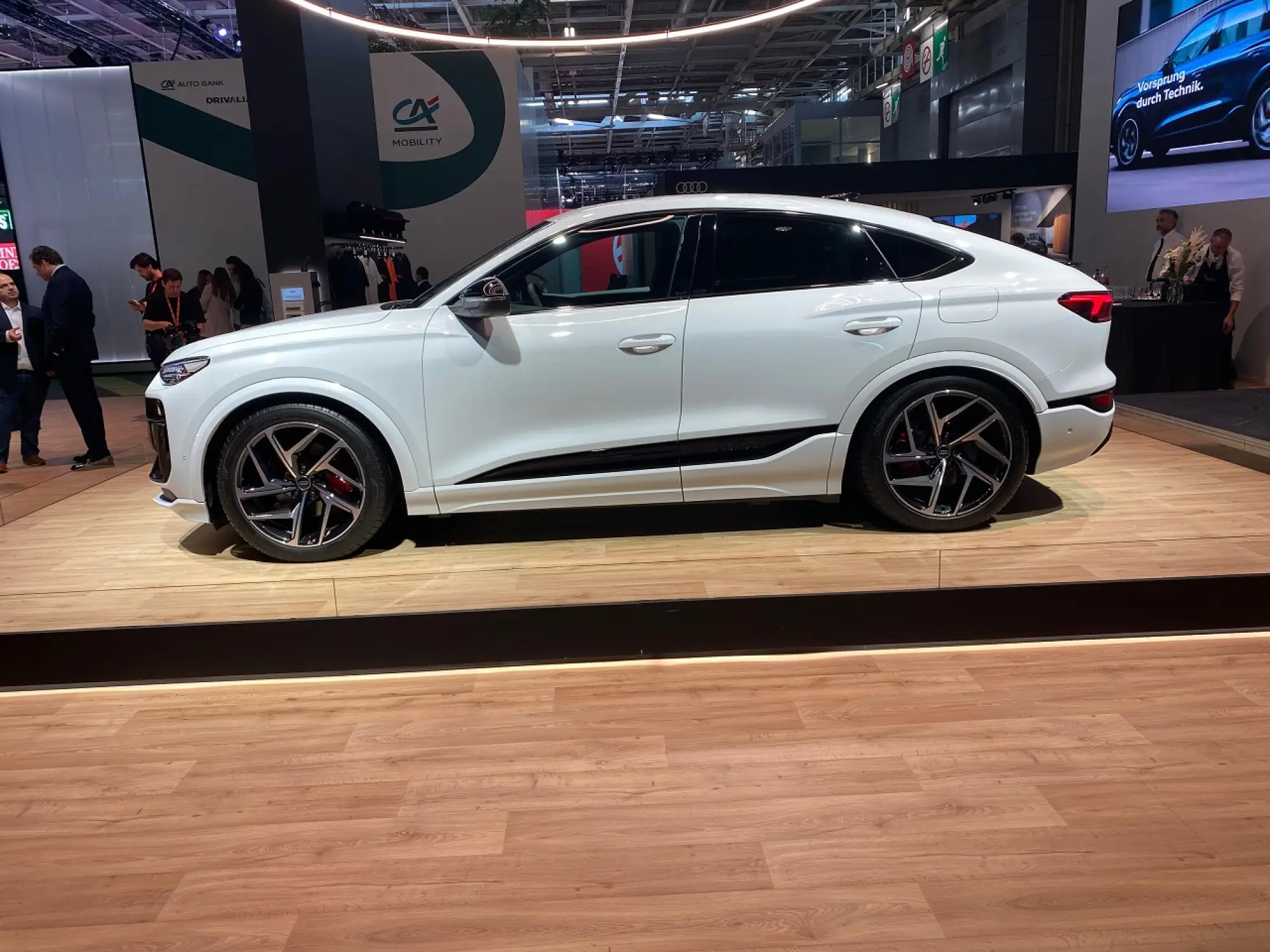 Audi Q6 Sportback e-tron - Salone di Parigi 2024 - 7