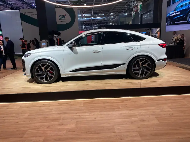 Audi Q6 Sportback e-tron - Salone di Parigi 2024 - 7