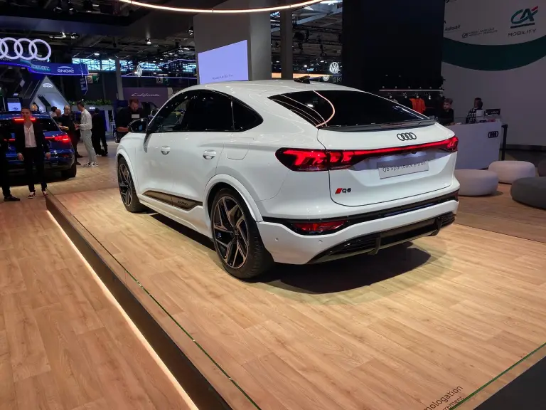 Audi Q6 Sportback e-tron - Salone di Parigi 2024 - 8