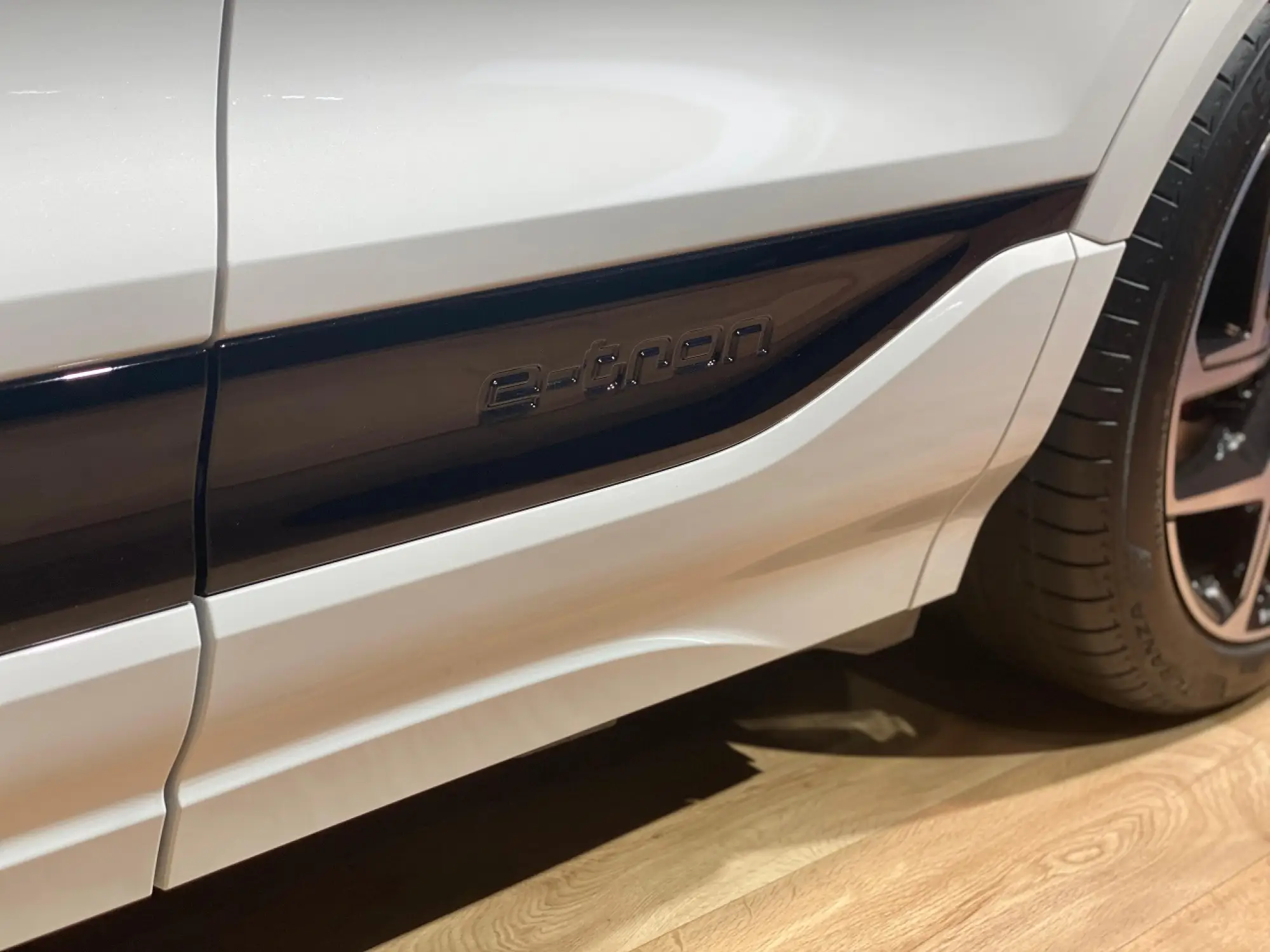Audi Q6 Sportback e-tron - Salone di Parigi 2024 - 3