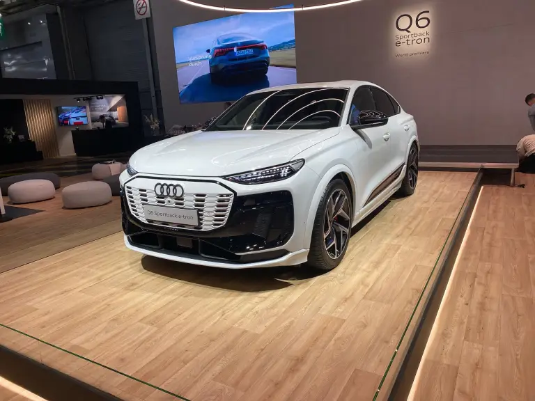 Audi Q6 Sportback e-tron - Salone di Parigi 2024 - 4