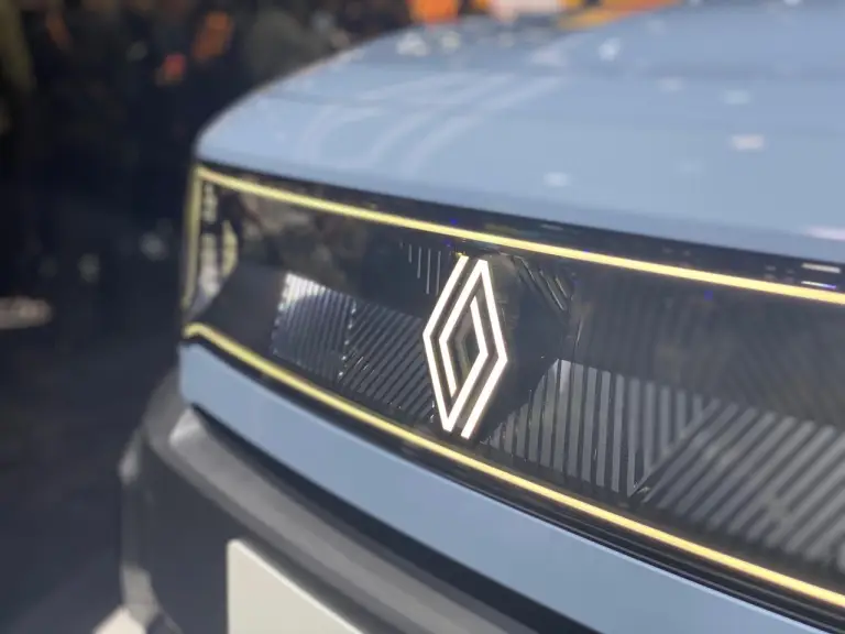 Renault 4 E-Tech Electric - Salone di Parigi 2024 - 5