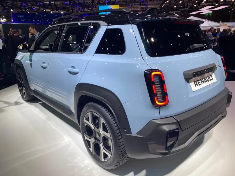 Renault 4 E-Tech Electric - Salone di Parigi 2024 - 9