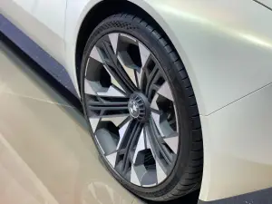 BMW Vision Neue Klasse e Vision Neue Klasse X - Salone di Parigi 2024 - 9