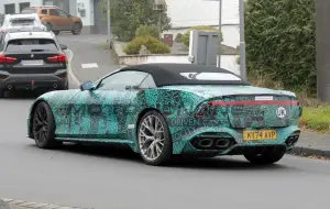 Aston Martin Vanquish Volante 2025 - Foto spia 16-10-2024 - 7