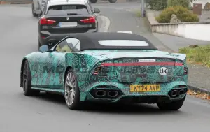 Aston Martin Vanquish Volante 2025 - Foto spia 16-10-2024 - 9