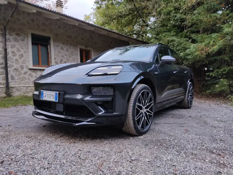 Porsche Macan 2024 - Prova Piteglio - 3