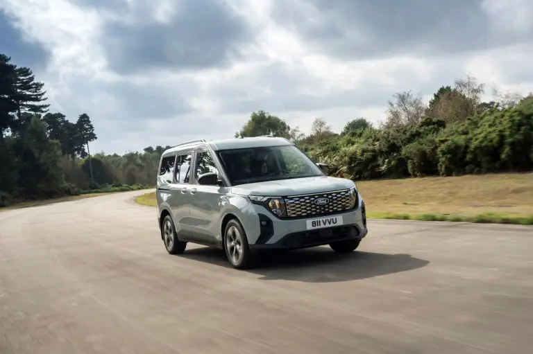 Ford E-Tourneo Courier - 2