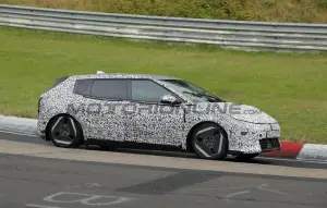 Kia EV4 hatchback - Foto spia 18-10-2024 - 10