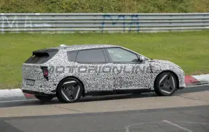 Kia EV4 hatchback - Foto spia 18-10-2024 - 7