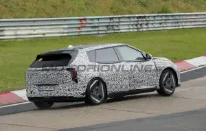 Kia EV4 hatchback - Foto spia 18-10-2024 - 8