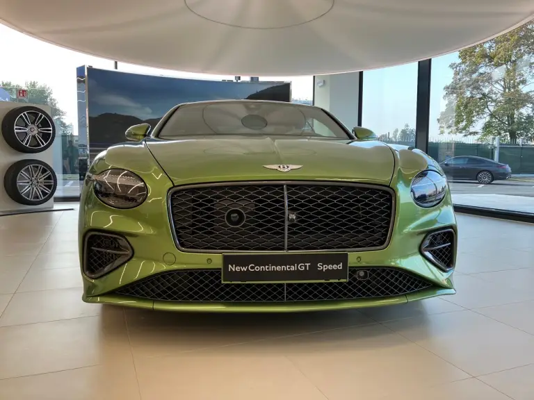 Bentley Continental GT Speed 2024 - Foto live Milano - 3