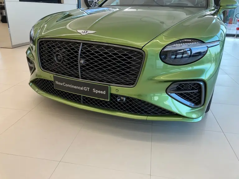 Bentley Continental GT Speed 2024 - Foto live Milano - 6