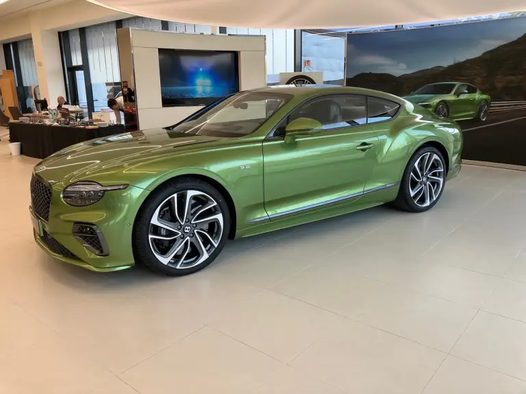 Bentley Continental GT Speed 2024 - Foto live Milano - 7