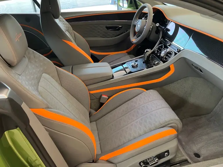 Bentley Continental GT Speed 2024 - Foto live Milano - 13