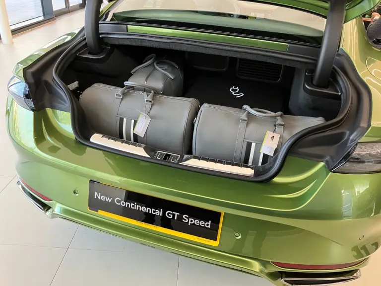 Bentley Continental GT Speed 2024 - Foto live Milano - 29