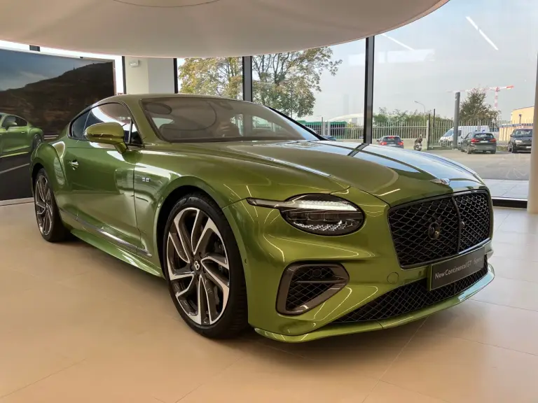 Bentley Continental GT Speed 2024 - Foto live Milano - 30