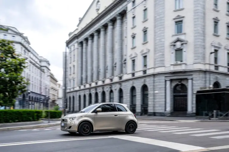 Fiat 500e Giorgio Armani Collectors Edition - Foto ufficiali - 1
