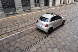 Fiat 500e Giorgio Armani Collectors Edition - Foto ufficiali