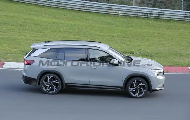 Skoda Kodiaq RS - Foto spia 23-10-2024 - 4